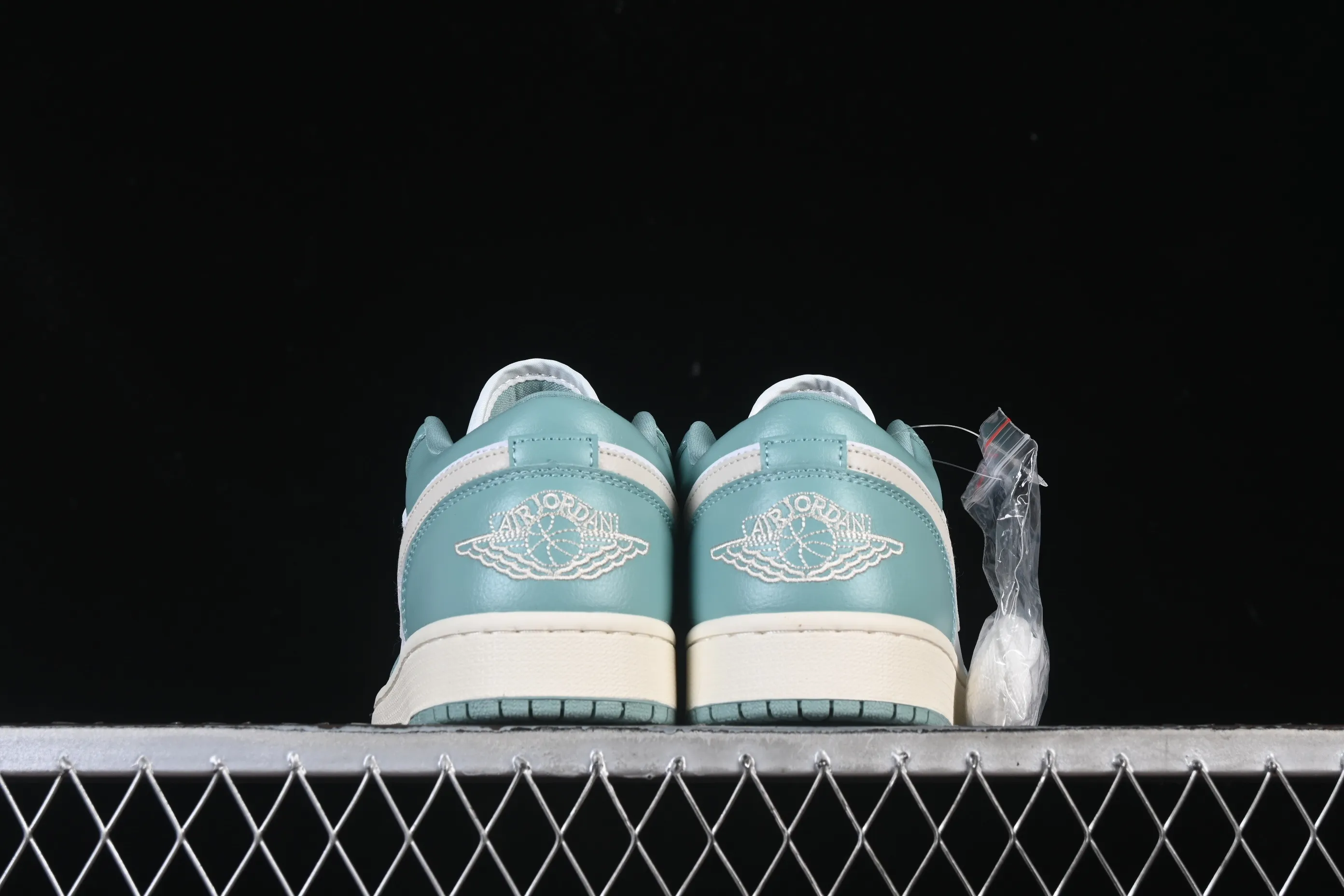All categories Air Jordan Jordan series basketball shoes Air Jordan 1 Low Air Jordan 1 Low AJ1 Joe 1 fresh mint green low-top cultural casual sneakers DC0774-138